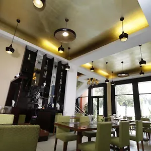 *** Hotel East Birmania